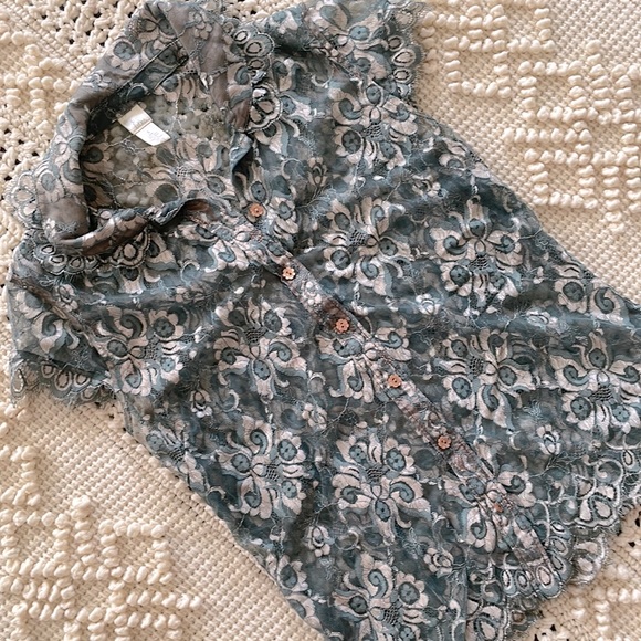 Lithe By Anthropologie Shirt Women's Size 8 lace button up - Picture 4 of 4